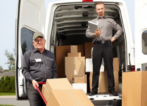 Moving van service for homes and businesses in Kingsbury